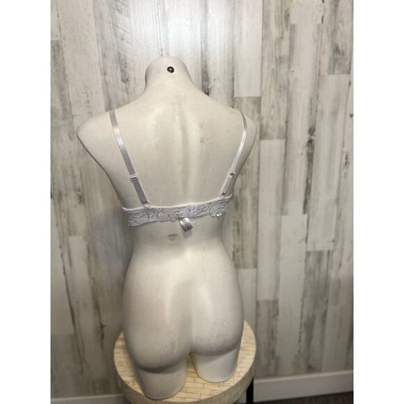 New white bra size 36C - Picture 3 of 4